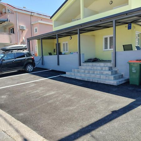 Apartmani Verica Карлобаг Екстериор снимка