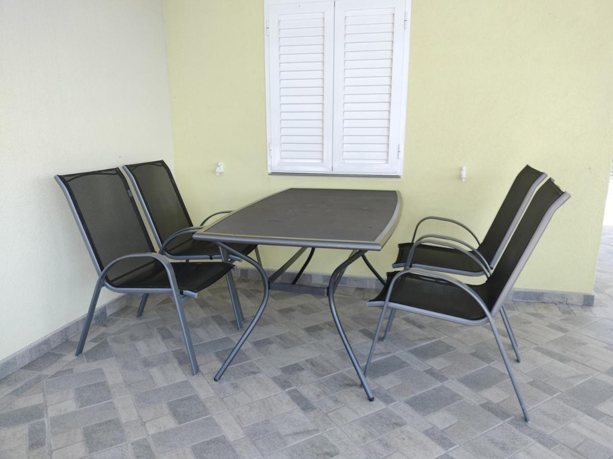 Apartmani Verica Карлобаг Екстериор снимка