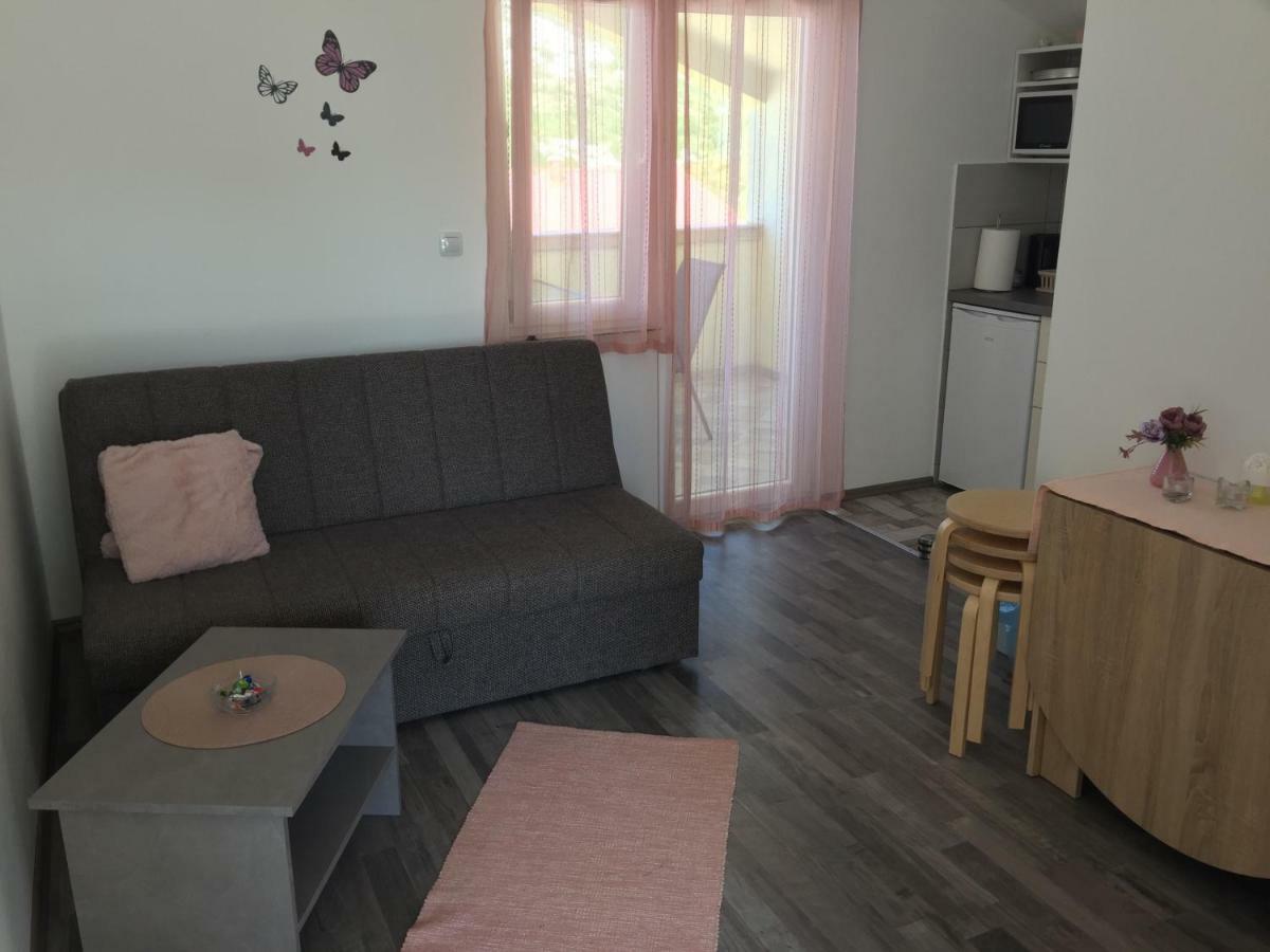 Apartmani Verica Карлобаг Екстериор снимка