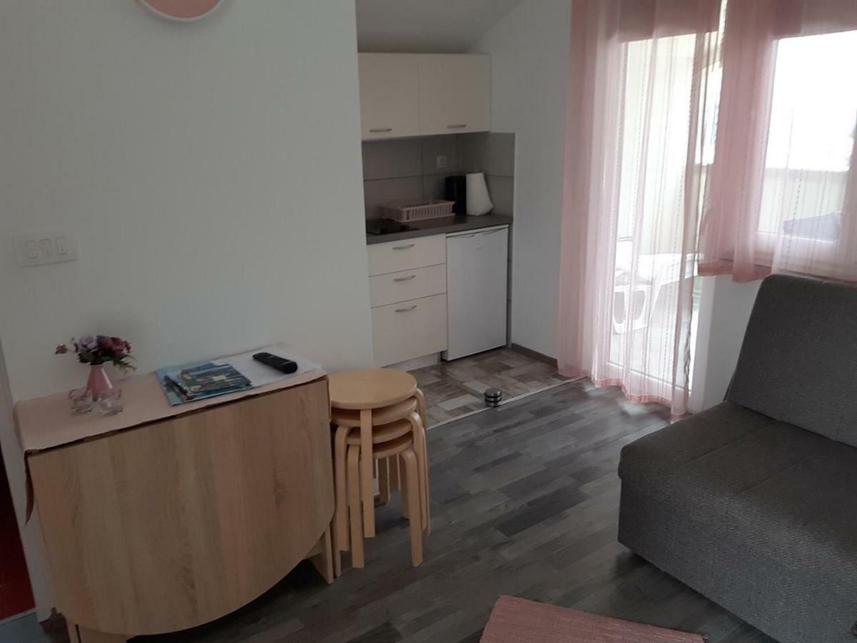 Apartmani Verica Карлобаг Екстериор снимка