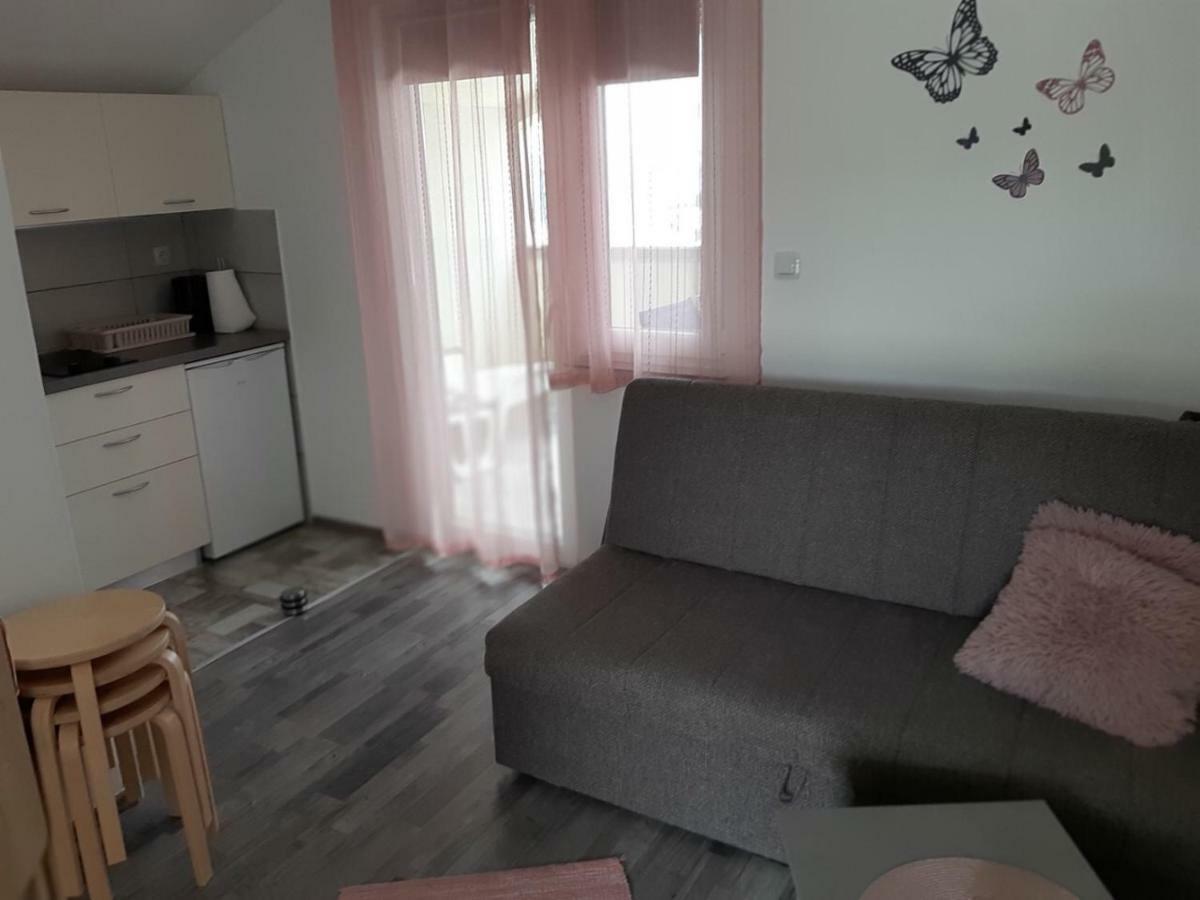 Apartmani Verica Карлобаг Екстериор снимка