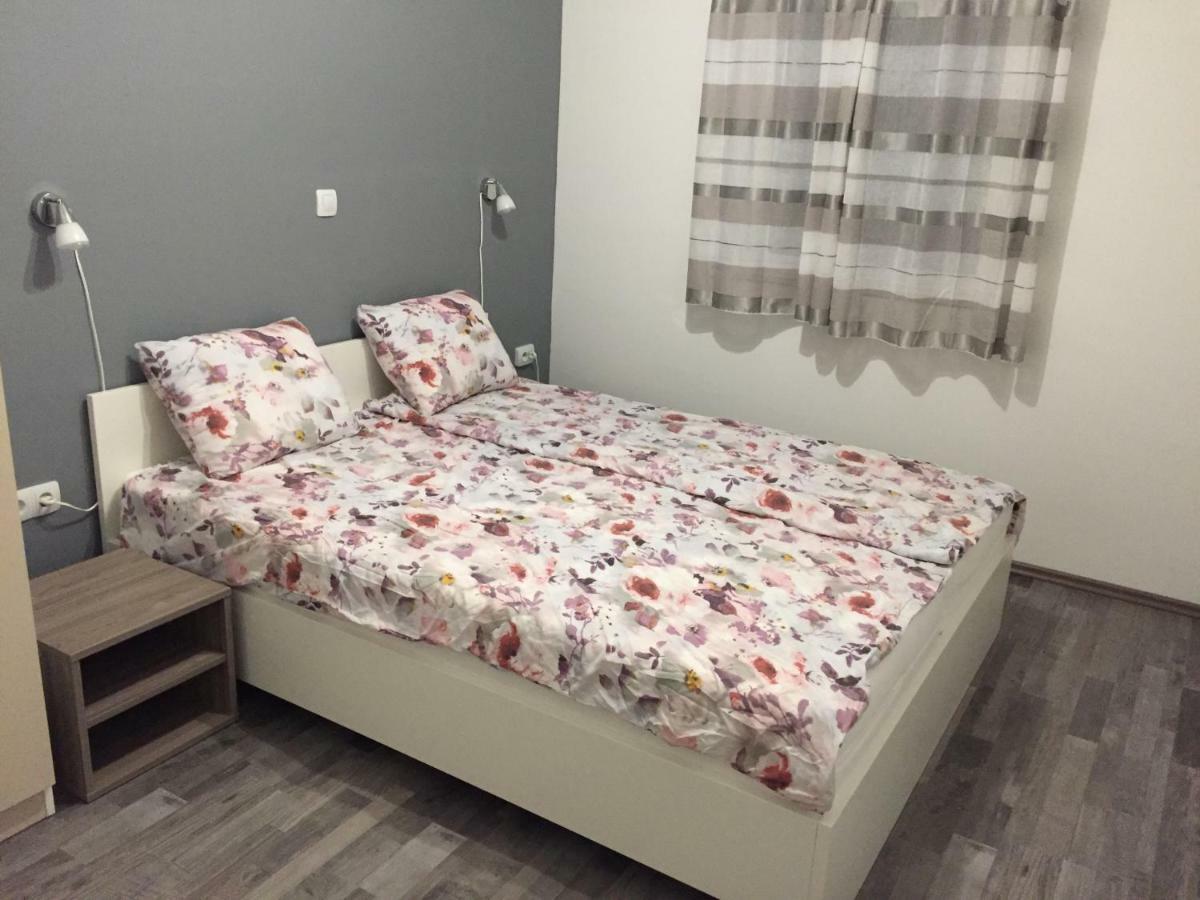 Apartmani Verica Карлобаг Екстериор снимка