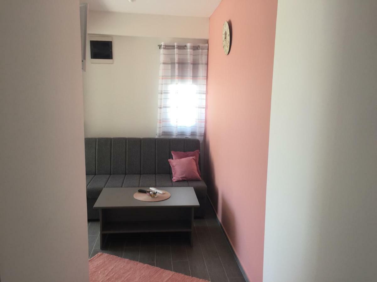 Apartmani Verica Карлобаг Екстериор снимка