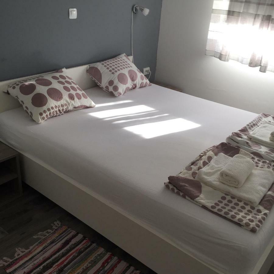 Apartmani Verica Карлобаг Екстериор снимка
